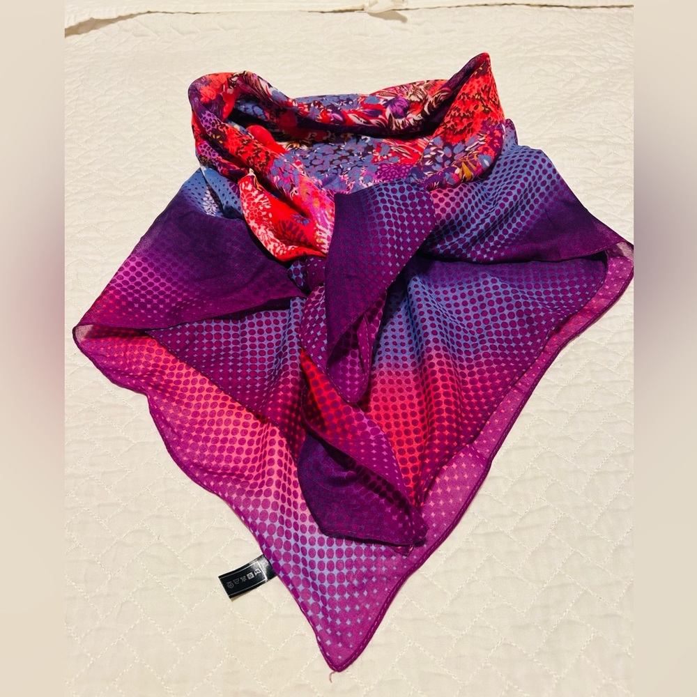 Women's bright scarf